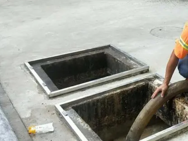 南丹化粪池清理
