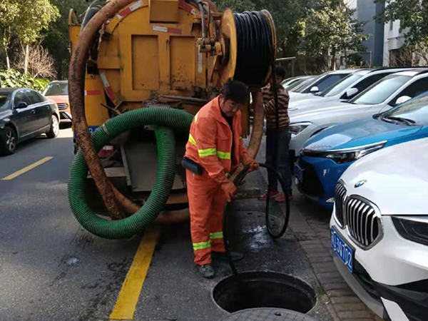 南丹排污管道清淤